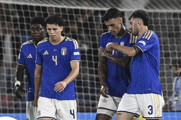 Italy v Turkiye - UEFA Nations League ?????? BOLOGNA, ITALY - OCTOBER 5: Gianluca Scamacca (2nd R), of Italy, is congratulated by his teammate Matteo Ruggeri (R) after scoring during the UEFA Nations League Group A1 League phase football match between Italy and Turkiye at the Renato Dall’Ara stadium in Bologna, Italy, on October 05, 2026. Isabella Bonotto Anadolu Bologna Italy. Editorial use only. Please get in touch for any other usage.  Copyright: x2026xAnadoluxIsabellaxBonottox