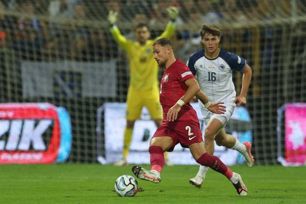ZENICA, B&H - OCTOBER 05, 2026 : Matty Cash of Poland national team, Nationalteam controls ball Bosnia & Herzegovina and Poland - UEFA Nations League 2026 27 - at Stadion Bilino Polje on October 05, 2026 in Zenica, Bosnia and Herzegovina. Copyright: xx
