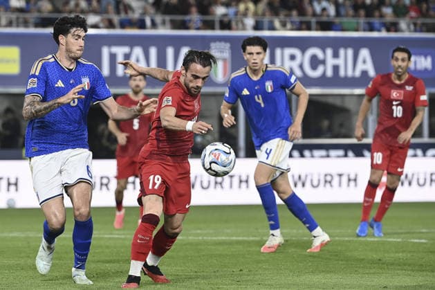 Italy v Turkiye - UEFA Nations League ?????? BOLOGNA, ITALY, OCTOBER 05: Yunus Akgun (R), of Turkiye, is challenged by Alessandro Bastoni (L), of Italy, during the UEFA Nations League Group A1 League phase football match between Italy and Turkiye at the Renato Dall’Ara stadium in Bologna, Italy, on October 05, 2026. Isabella Bonotto Anadolu Bologna Italy. Editorial use only. Please get in touch for any other usage.  Copyright: x2026xAnadoluxIsabellaxBonottox