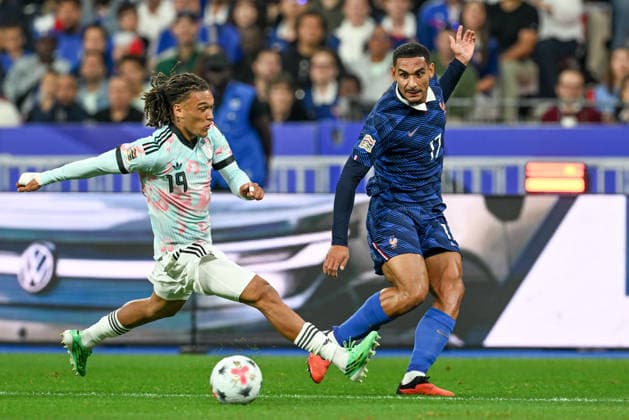 261005 France vs Belgium Diego Moreira (19) of Belgium defending on Maxence Lacroix (17) of France during a soccer game between the national teams of France and Belgium on matchday 4 in group A1 in the Nations League , league phase , on Monday 5 October 2026 in Paris , France .(Photo by David Catry Isosport) Paris France  Copyright: xDavidxCatryx 20261005DC2_0786