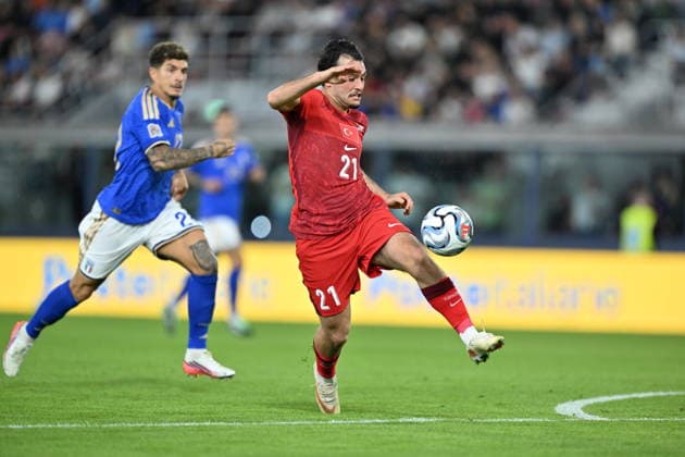 Italy v Turkiye - UEFA Nations League ?????? BOLOGNA, ITALY, OCTOBER 05: Aral Simsir of Turkiye in action during the UEFA Nations League Group A1 League phase football match between Italy and Turkiye at the Renato Dall’Ara stadium in Bologna, Italy, on October 05, 2026. Mustafa Yalcin Anadolu Bologna Italy. Editorial use only. Please get in touch for any other usage.  Copyright: x2026xAnadoluxMustafaxYalcinx