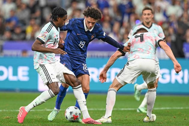 261005 France vs Belgium Nathan Ngoy (15) of Belgium and Brandon Mechele (4) of Belgium defending on Maghnes Akliouche (18) of France during a soccer game between the national teams of France and Belgium on matchday 4 in group A1 in the Nations League , league phase , on Monday 5 October 2026 in Paris , France .(Photo by David Catry Isosport) Paris France  Copyright: xDavidxCatryx 20261005DC2_1107