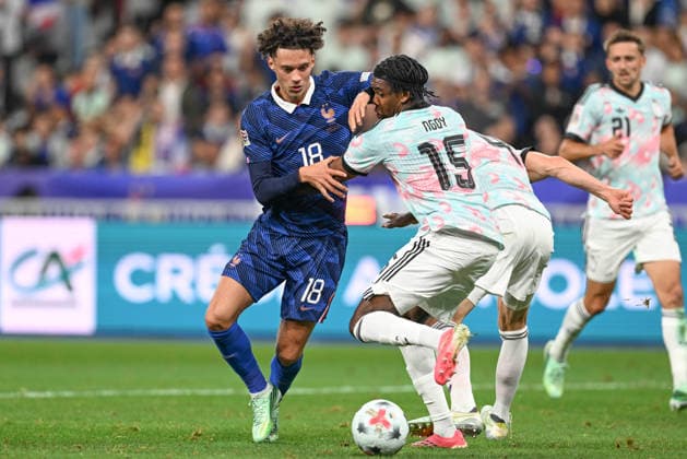 261005 France vs Belgium Nathan Ngoy (15) of Belgium defending on Maghnes Akliouche (18) of France during a soccer game between the national teams of France and Belgium on matchday 4 in group A1 in the Nations League , league phase , on Monday 5 October 2026 in Paris , France .(Photo by David Catry Isosport) Paris France  Copyright: xDavidxCatryx 20261005DC2_1115