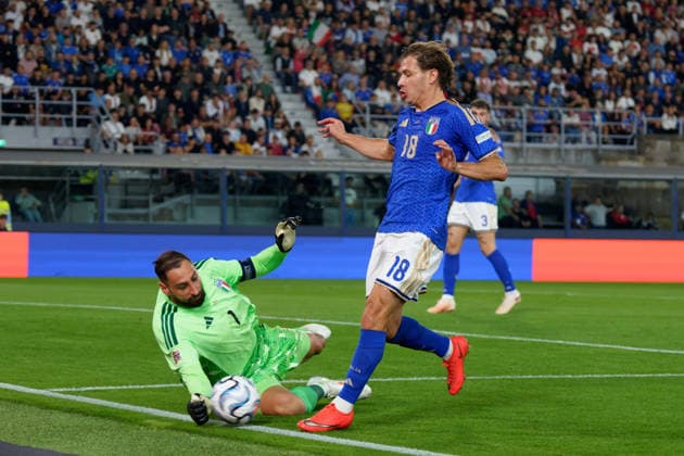 IPA89344297 - Gianluigi Donnarumma of Italy and Nicolo Barella of Italy during the Italy vs. Turkey UEFA Nations League soccer match in Bologna, Italy, on October 5, 2026  Copyright: xEmmanuelexMastrodonato IPAxSportx xx IPA89344297