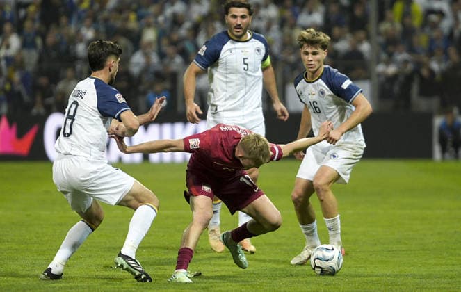 Bosnia and Herzegovina v Poland - UEFA Nations League ZENICA, BOSNIA AND HERZEGOVINA - OCTOBER 05: Players in action during a football match between Bosnia and Herzegovina and Poland at the Kamberovica polje Stadium in Zenica, Bosnia and Herzegovina on October 05, 2026. Samir Jordamovic Anadolu Zenica Bosnia and Herzegovina. Editorial use only. Please get in touch for any other usage.  Copyright: x2026xAnadoluxSamirxJordamovicx