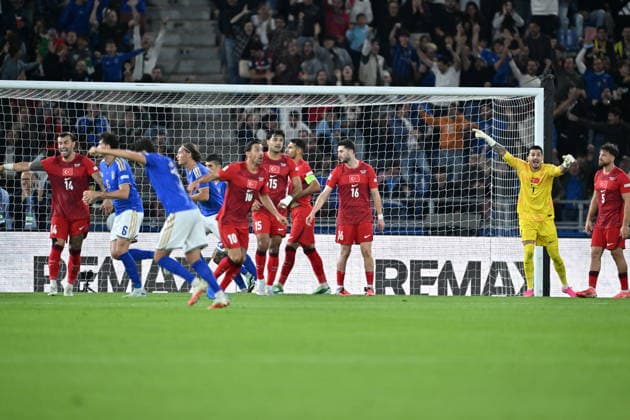Italy v Turkiye - UEFA Nations League ?????? BOLOGNA, ITALY - OCTOBER 5: Players of Turkiye react after Italy s goal during the UEFA Nations League Group A1 match between Italy and Turkiye at Stadio Renato Dall Ara in Bologna, Italy on October 5, 2026. Mustafa Yalcin Anadolu Bologna Italy. Editorial use only. Please get in touch for any other usage.  Copyright: x2026xAnadoluxMustafaxYalcinx
