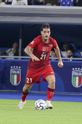 IPA89344323 - Aral Simsir of Turkey plays the ball during the Italy vs. Turkey match in the Nations League, League A, Group A1, Matchday 4, at the Renato Dall Ara Stadium in Bologna (BO), Italy, on October 5, 2026.  Copyright: xDavidexCasentini IPAxSportx xx IPA89344323