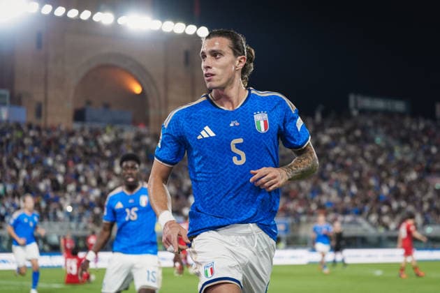 ItalyÕs Riccardo Calafiori celebrates after scoring the 2-1 goal for his team during the UEFA Nations League 2026 27 match between Italy and Turkiye (Group A1 - Matchday 4) at Stadio Renato Dall Ara in Bologna, Italy - October 5, 2026. - Soccer  Copyright: xMassimoxPaolone LaPressex