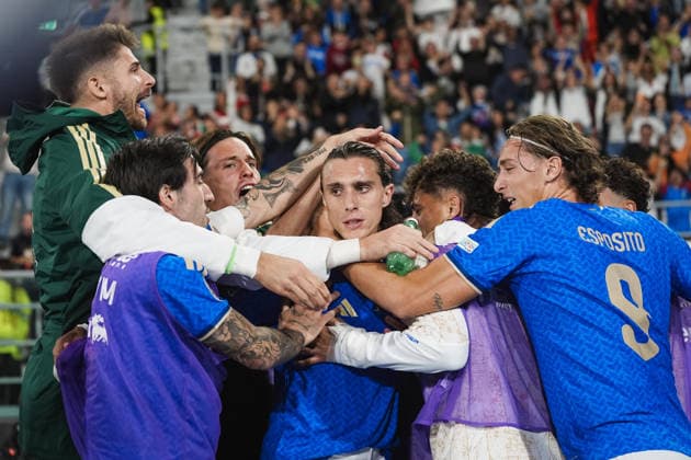 ItalyÕs Riccardo Calafiori celebrates after scoring the 2-1 goal for his team during the UEFA Nations League 2026 27 match between Italy and Turkiye (Group A1 - Matchday 4) at Stadio Renato Dall Ara in Bologna, Italy - October 5, 2026. - Soccer  Copyright: xMassimoxPaolone LaPressex