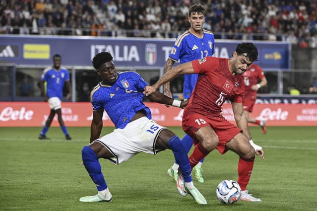 Italy v Turkiye - UEFA Nations League ?????? BOLOGNA, ITALY, OCTOBER 05: Ozan Kabak (R), of Turkiye, is challenged by Issa Doumbia (L), of Italy, during the UEFA Nations League Group A1 League phase football match between Italy and Turkiye at the Renato Dall’Ara stadium in Bologna, Italy, on October 05, 2026. Isabella Bonotto Anadolu Bologna Italy. Editorial use only. Please get in touch for any other usage.  Copyright: x2026xAnadoluxIsabellaxBonottox