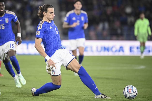 Italy v Turkiye - UEFA Nations League ?????? BOLOGNA, ITALY, OCTOBER 05: Riccardo Calafiori, of Italy, in action during the UEFA Nations League Group A1 League phase football match between Italy and Turkiye at the Renato Dall’Ara stadium in Bologna, Italy, on October 05, 2026. Isabella Bonotto Anadolu Bologna Italy. Editorial use only. Please get in touch for any other usage.  Copyright: x2026xAnadoluxIsabellaxBonottox