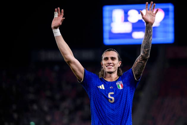 Italy v Turkiye - Nations League Riccardo Calafiori of Italy celebrates at the end of the Nations League football match between Italy and Turkiye. Bologna Italy Copyright: xNicolòxCampox