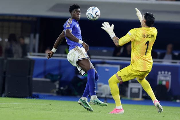 UEFA Nations League football match Italy vs Turkey Issa Doumbia of Italy challenges for the ball with Ugurcan Cakr of Turkiye during UEFA Nations League football match (League A, Group A1) between Italy vs Turkey at the Renato Dall Ara stadium in Bologna on October 05, 2026. _BPH5626 Copyright: xAntonioxBalascox