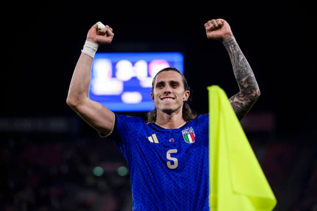 Italy v Turkiye - Nations League Riccardo Calafiori of Italy celebrates at the end of the Nations League football match between Italy and Turkiye. Bologna Italy Copyright: xNicolòxCampox