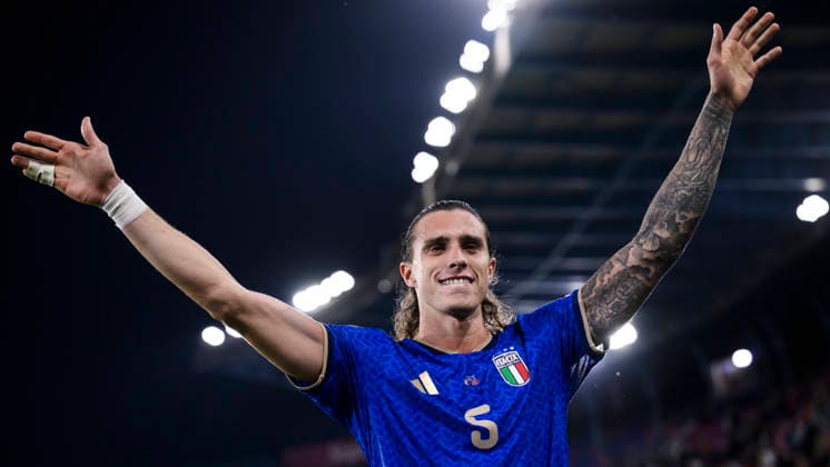 Italy v Turkiye - Nations League Riccardo Calafiori of Italy celebrates at the end of the Nations League football match between Italy and Turkiye. Bologna Italy Copyright: xNicolòxCampox