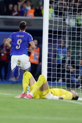 UEFA Nations League football match Italy vs Turkey Pio Esposito of Italy celebrates after scoring a goal of 3-1 UEFA Nations League football match (League A, Group A1) between Italy vs Turkey at the Renato Dall Ara stadium in Bologna on October 05, 2026. _BPH5792 Copyright: xAntonioxBalascox