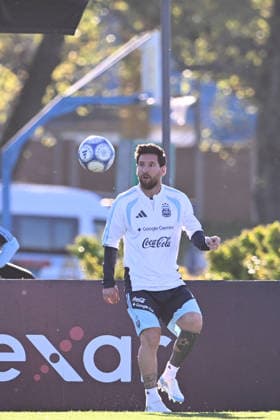 BUENOS AIRES, ARGENTINA - OCTOBER 5: Lionel Messi of Argentina national team, Nationalteam during a training session at the Training Camp on October 5, 2026 in Buenos Aires, Argentina. Argentina will face Benin tomorrow in an International Friendly, Länderspiel, Nationalmannschaft match at the Estadio Monumental, marking Messi s final farewell appearance for the national team. Photo by SFSI Lionel Messi last training for Argentina national team Copyright: xx