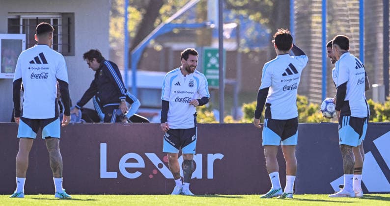 BUENOS AIRES, ARGENTINA - OCTOBER 5: Lionel Messi of Argentina national team, Nationalteam during a training session at the Training Camp on October 5, 2026 in Buenos Aires, Argentina. Argentina will face Benin tomorrow in an International Friendly, Länderspiel, Nationalmannschaft match at the Estadio Monumental, marking Messi s final farewell appearance for the national team. Photo by SFSI Lionel Messi last training for Argentina national team Copyright: xx
