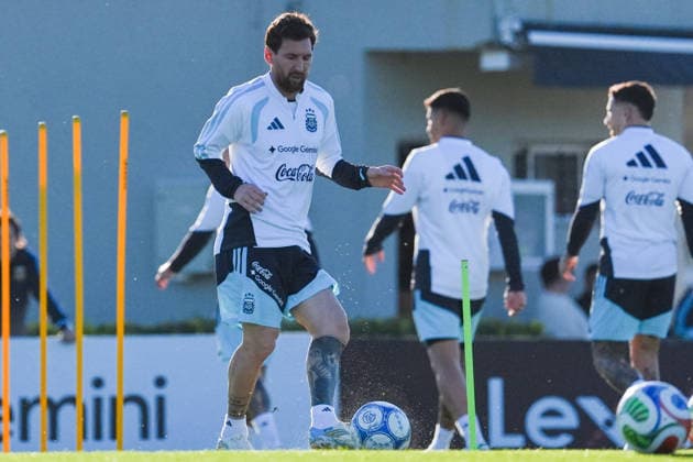Lionel Messi completes final training session with Argentina national team, Nationalteam EZEIZA, ARGENTINA - OCTOBER 5: The forward and captain of the Argentine national football team, Lionel Messi, attends the final training session of his career with the national squad at the AFA Lionel Andres Messi Training Complex, in Ezeiza, Argentina on October 5, 2026. Luciano Gonzalez Anadolu Ezeiza Argentina. Editorial use only. Please get in touch for any other usage.  Copyright: x2026xAnadoluxLucianoxGonzalezx