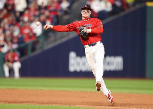 Cleveland Guardians second baseman Travis Bazzana (37) fields a grounder from Chicago White Sox Brenton Doyle and throws to first for the out in the eighth inning in an MLB, Baseball Herren, USA American League Division Series playoff game at Progressive Field in Cleveland, Ohio, on Monday, October 5, 2026.  CLE20261005727 AARONxJOSEFCZYK