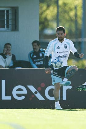 Argentina™s forward Lionel Messi takes part in a training session at AFA (Argentine Football Association) training center in Ezeiza, Buenos Aires Province, on October 5, 2026, ahead of the next friendlys football matchs against Benin national team, Nationalteam Lionel Messi took part in the final training session of his professional career with the Argentine national team before his farewell match. (Photo by Alejandro Pagni PHOTOxPHOTO) Copyright: xAlejandroxPAGNIx