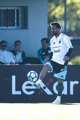 Argentina™s forward Lionel Messi takes part in a training session at AFA (Argentine Football Association) training center in Ezeiza, Buenos Aires Province, on October 5, 2026, ahead of the next friendlys football matchs against Benin national team, Nationalteam Lionel Messi took part in the final training session of his professional career with the Argentine national team before his farewell match. (Photo by Alejandro Pagni PHOTOxPHOTO) Copyright: xAlejandroxPAGNIx