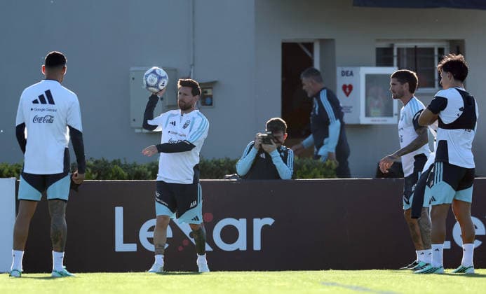 Argentina™s forward Lionel Messi takes part in a training session at AFA (Argentine Football Association) training center in Ezeiza, Buenos Aires Province, on October 5, 2026, ahead of the next friendlys football matchs against Benin national team, Nationalteam Lionel Messi took part in the final training session of his professional career with the Argentine national team before his farewell match. (Photo by Alejandro Pagni PHOTOxPHOTO) Copyright: xAlejandroxPAGNIx