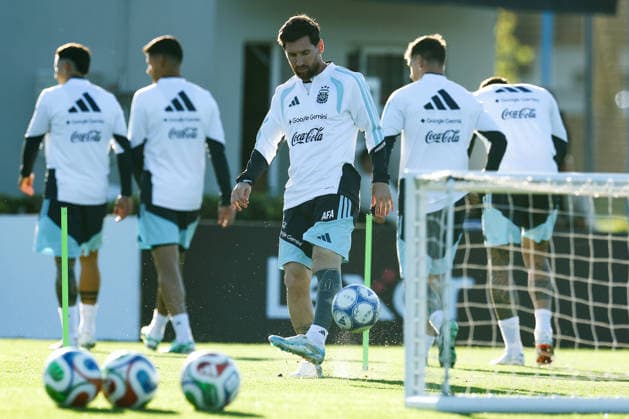 Argentina™s forward Lionel Messi takes part in a training session at AFA (Argentine Football Association) training center in Ezeiza, Buenos Aires Province, on October 5, 2026, ahead of the next friendlys football matchs against Benin national team, Nationalteam Lionel Messi took part in the final training session of his professional career with the Argentine national team before his farewell match. (Photo by Alejandro Pagni PHOTOxPHOTO) EZEIZA ARGENTINA Copyright: xAlejandroxPAGNIx
