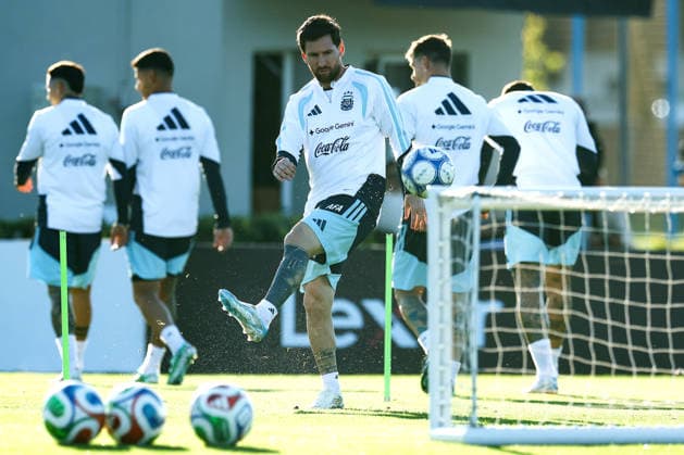Argentina™s forward Lionel Messi takes part in a training session at AFA (Argentine Football Association) training center in Ezeiza, Buenos Aires Province, on October 5, 2026, ahead of the next friendlys football matchs against Benin national team, Nationalteam Lionel Messi took part in the final training session of his professional career with the Argentine national team before his farewell match. (Photo by Alejandro Pagni PHOTOxPHOTO) EZEIZA ARGENTINA Copyright: xAlejandroxPAGNIx