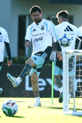 Argentina™s forward Lionel Messi takes part in a training session at AFA (Argentine Football Association) training center in Ezeiza, Buenos Aires Province, on October 5, 2026, ahead of the next friendlys football matchs against Benin national team, Nationalteam Lionel Messi took part in the final training session of his professional career with the Argentine national team before his farewell match. (Photo by Alejandro Pagni PHOTOxPHOTO) EZEIZA ARGENTINA Copyright: xAlejandroxPAGNIx