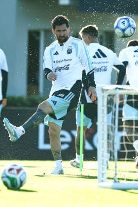 Argentina™s forward Lionel Messi takes part in a training session at AFA (Argentine Football Association) training center in Ezeiza, Buenos Aires Province, on October 5, 2026, ahead of the next friendlys football matchs against Benin national team, Nationalteam Lionel Messi took part in the final training session of his professional career with the Argentine national team before his farewell match. (Photo by Alejandro Pagni PHOTOxPHOTO) EZEIZA ARGENTINA Copyright: xAlejandroxPAGNIx