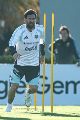 Argentina™s forward Lionel Messi takes part in a training session at AFA (Argentine Football Association) training center in Ezeiza, Buenos Aires Province, on October 5, 2026, ahead of the next friendlys football matchs against Benin national team, Nationalteam Lionel Messi took part in the final training session of his professional career with the Argentine national team before his farewell match. (Photo by Alejandro Pagni PHOTOxPHOTO) Copyright: xAlejandroxPAGNIx
