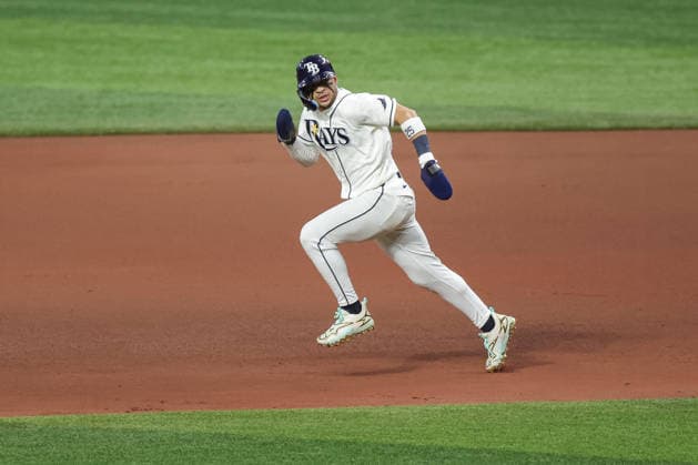 October 5, 2026, St. Petersburg, Florida, USA: Tampa Bay Rays right fielder VICTOR MESA JR. (25) attempts to steal second base in game 2 of the American League Division Series against the New York Yankees. The Tampa Bay Rays hosted the New York Yankees the at Tropicana Field in St. Petersburg, FL. St. Petersburg USA - ZUMAm299 20261005_znp_m299_003 Copyright: xTaylorxMcFeex