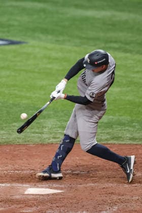 October 5, 2026, St. Petersburg, Florida, USA: New York Yankees designated hitter BEN RICE (22) hits a home run during the eighth inning in game 2 of the American League Division Series against the Tampa Bay Rays. The Tampa Bay Rays hosted the New York Yankees the at Tropicana Field in St. Petersburg, FL. St. Petersburg USA - ZUMAm299 20261005_znp_m299_040 Copyright: xTaylorxMcFeex