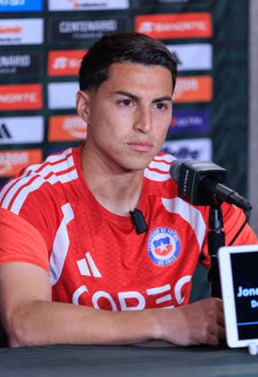 October 5, 2026, Los Angeles, California, USA: Jonathan Villagra 27 of Chile during a press conference, PK, Pressekonferenz before an International Friendly, Länderspiel, Nationalmannschaft match against Mexico at BMO Stadium on Tuesday, October 6, 2026, in Los Angeles, California. JAVIER ROJAS PI Los Angeles USA - ZUMAp124 20261005_zaa_p124_045 Copyright: xJavierxRojasx