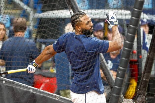 October 5, 2026, St. Petersburg, Florida, USA: Tampa Bay Rays third baseman Junior Caminero 13 takes batting practice inside the batting cage ahead of a game against the New York Yankees at Tropicana Field on Monday, Oct. 5, 2026, in St. Petersburg. St. Petersburg USA  - ZUMAs70_ 20261005_zan_s70_003 Copyright: xJeffereexWoox Florida News - October 5, 2026  - ZUMA0868 0868658854st Copyright: xIMAGO JeffereexWoox