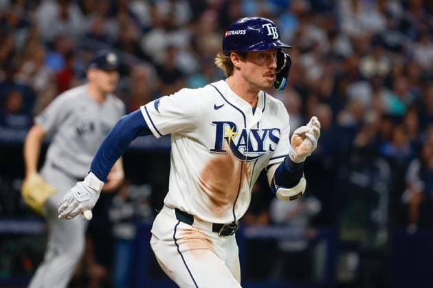 October 5, 2026, St. Petersburg, Florida, USA: Tampa Bay Rays center fielder Jonny DeLuca (21) sprints to first base, while the New York Yankees field the ball during the fifth inning at Tropicana Field on Monday, Oct. 5, 2026, in St. Petersburg. Florida News - October 5, 2026  - ZUMAs70_ 0868675627st Copyright: xJeffereexWoox