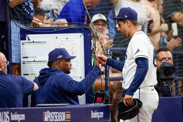October 5, 2026, St. Petersburg, Florida, USA: Tampa Bay Rays pitcher Ian Seymour (61) receives a high-five from bench coach Rodney Linares (27), after he retires the New York Yankees during the sixth inning at Tropicana Field on Monday, Oct. 5, 2026, in St. Petersburg. Florida News - October 5, 2026  - ZUMAs70_ 0868675680st Copyright: xJeffereexWoox