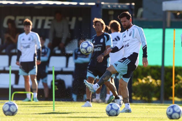Argentina Training Session Argentina s Lionel Messi attends a training session at the Argentine Football Association (AFA) training complex in Ezeiza, on the outskirts of Buenos Aires, Argentina, on October 5, 2026, ahead of his final appearance for the national team, Nationalteam in a friendly against Benin. Buenos Aires Argentina  Copyright: xMatiasxBagliettox originalFilename:baglietto-notitle261005_npZBI.jpg
