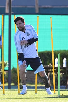 BUENOS AIRES, ARGENTINA - OCTOBER 5: Lionel Messi of Argentina last training for national team, Nationalteam at the Lionel Andres Messi Training Camp on October 5, 2026 in Buenos Aires, Argentina. Argentina will face Benin tomorrow in an International Friendly, Länderspiel, Nationalmannschaft match at the Estadio Monumental, marking Messi s final farewell appearance for the national team. Photo by SFSI Lionel Messi of Argentina national team last training Copyright: xx