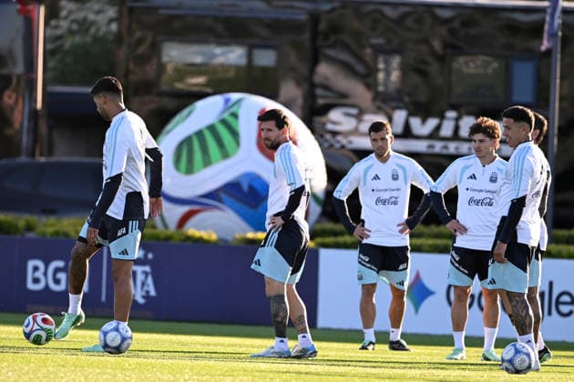 BUENOS AIRES, ARGENTINA - OCTOBER 5: Lionel Messi of Argentina national team, Nationalteam at Training Camp on October 5, 2026 in Buenos Aires, Argentina. Argentina will face Benin tomorrow in an International Friendly, Länderspiel, Nationalmannschaft match at the Estadio Monumental, marking Messi s final farewell appearance for the national team. Photo by SFSI Lionel Messi of Argentina national team last training Copyright: xx