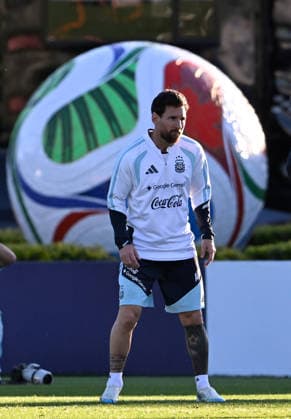 BUENOS AIRES, ARGENTINA - OCTOBER 5: Lionel Messi of Argentina national team, Nationalteam at Training Camp on October 5, 2026 in Buenos Aires, Argentina. Argentina will face Benin tomorrow in an International Friendly, Länderspiel, Nationalmannschaft match at the Estadio Monumental, marking Messi s final farewell appearance for the national team. Photo by SFSI Lionel Messi of Argentina national team last training Copyright: xx