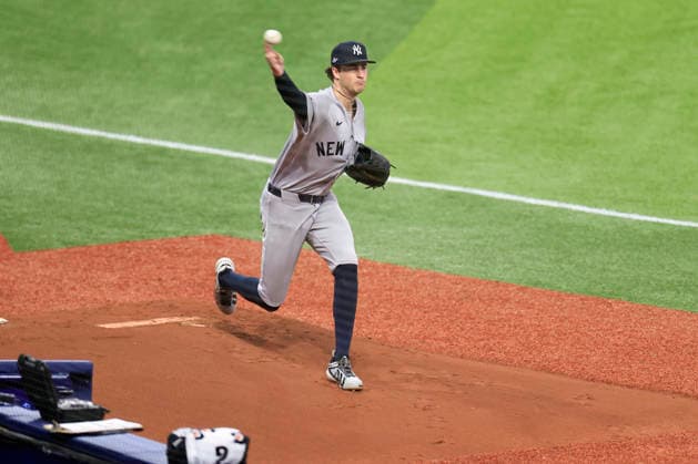 October 5, 2026, St. Petersburg, Florida, USA: New York Yankees starting pitcher Cam Schlittler (31) warms up in the bull pen prior to game two of the ALDS for the 2026 MLB, Baseball Herren, USA Playoffs against the Tampa Bay Rays on October 5, 2026 at Tropicana Field. The Rays beat the Yankees 5-2. MLB 2026: ALDS Game 2 Tampa Bay Rays 5 : 2 New York Yankees  - ZUMAh180 20261005_zsp_h180_003 Copyright: xKimxHukarix