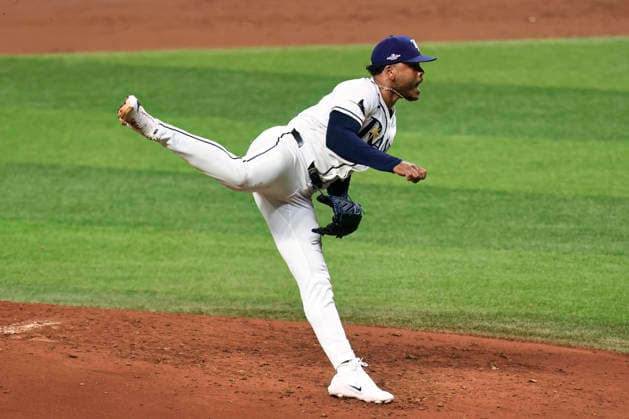 October 5, 2026, St. Petersburg, Florida, USA: Tampa Bay Rays starting pitcher Freddy Peralta (51) delivers a pitch during game two of the ALDS for the 2026 MLB, Baseball Herren, USA Playoffs against the New York Yankees on October 5, 2026 at Tropicana Field. The Rays beat the Yankees 5-2. St. Petersburg USA - ZUMAh180 20261005_zsp_h180_026 Copyright: xKimxHukarix
