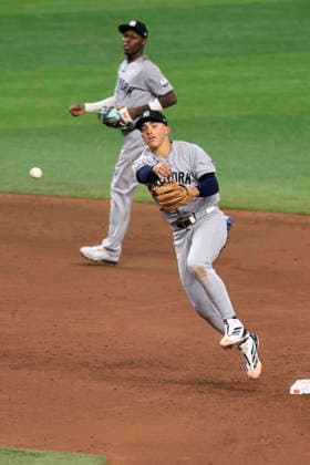 October 5, 2026, St. Petersburg, Florida, USA: New York Yankees shortstop George Lombard Jr. (96) throws out Tampa Bay Rays third baseman Junior Caminero (13) at first base during game two of the ALDS for the 2026 MLB, Baseball Herren, USA Playoffs on October 5, 2026 at Tropicana Field. The Rays beat the Yankees 5-2. MLB 2026: ALDS Game 2 Tampa Bay Rays 5 : 2 New York Yankees  - ZUMAh180 20261005_zsp_h180_037 Copyright: xKimxHukarix