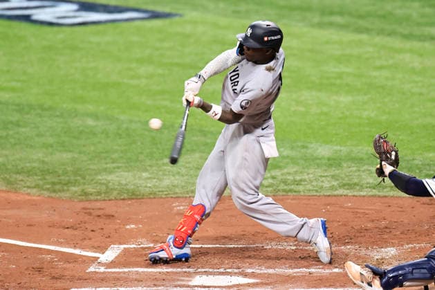 October 5, 2026, St. Petersburg, Florida, USA: New York Yankees second baseman Jazz Chisholm Jr. (13) fouls off a pitch during game two of the ALDS for the 2026 MLB, Baseball Herren, USA Playoffs against the Tampa Bay Rays on October 5, 2026 at Tropicana Field. The Rays beat the Yankees 5-2. MLB 2026: ALDS Game 2 Tampa Bay Rays 5 : 2 New York Yankees  - ZUMAh180 20261005_zsp_h180_041 Copyright: xKimxHukarix