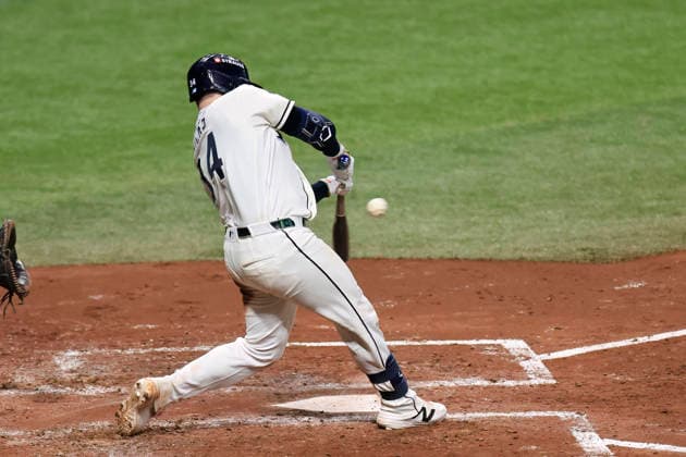 October 5, 2026, St. Petersburg, Florida, USA: Tampa Bay Rays catcher Liam Hicks (34) pops out to New York Yankees third baseman Ryan McMahon (19) during game two of the ALDS for the 2026 MLB, Baseball Herren, USA Playoffs on October 5, 2026 at Tropicana Field. The Rays beat the Yankees 5-2. MLB 2026: ALDS Game 2 Tampa Bay Rays 5 : 2 New York Yankees  - ZUMAh180 20261005_zsp_h180_045 Copyright: xKimxHukarix