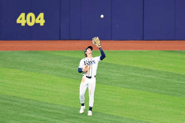 October 5, 2026, St. Petersburg, Florida, USA: Tampa Bay Rays right fielder Jonny DeLuca (21) catches a fly ball off the bat of New York Yankees center fielder Trent Grisham (12) during game two of the ALDS for the 2026 MLB, Baseball Herren, USA Playoffs on October 5, 2026 at Tropicana Field. The Rays beat the Yankees 5-2. MLB 2026: ALDS Game 2 Tampa Bay Rays 5 : 2 New York Yankees  - ZUMAh180 20261005_zsp_h180_046 Copyright: xKimxHukarix