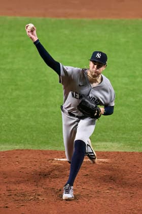 October 5, 2026, St. Petersburg, Florida, USA: New York Yankees starting pitcher Cam Schlittler (31) delivers a pitch during game two of the ALDS for the 2026 MLB, Baseball Herren, USA Playoffs against the Tampa Bay Rays on October 5, 2026 at Tropicana Field. The Rays beat the Yankees 5-2. St. Petersburg USA - ZUMAh180 20261005_zsp_h180_039 Copyright: xKimxHukarix