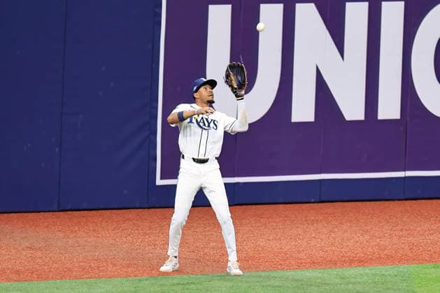 October 5, 2026, St. Petersburg, Florida, USA: Tampa Bay Rays left fielder Chandler Simpson (14) catches a fly ball off the bat of New York Yankees designated hitter Ben Rice (22) during game two of the ALDS for the 2026 MLB, Baseball Herren, USA Playoffs on October 5, 2026 at Tropicana Field. The Rays beat the Yankees 5-2. St. Petersburg USA - ZUMAh180 20261005_zsp_h180_051 Copyright: xKimxHukarix